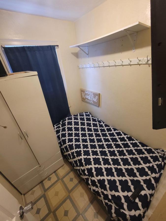 Alloggio in famiglia 182 Bedrooms Near Fenway & Dowtown *